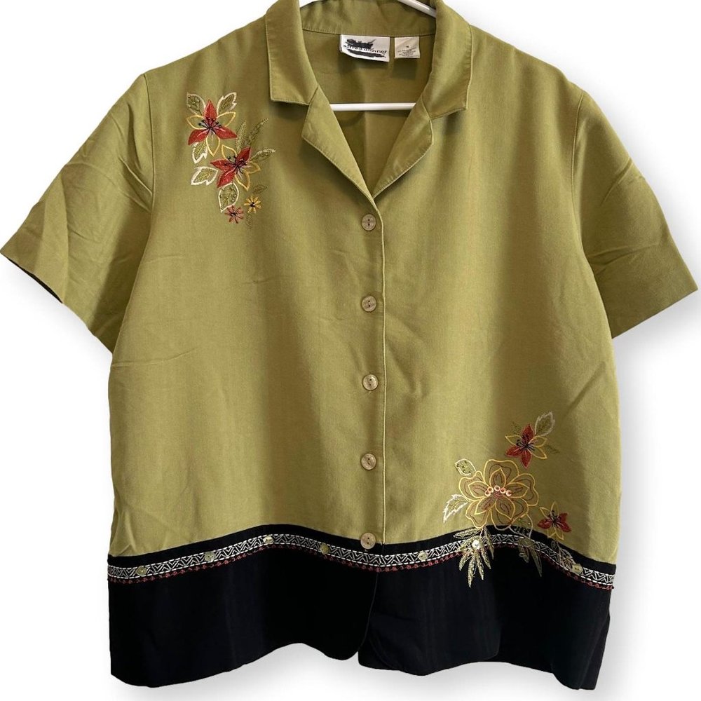 Alfred Dunner Size 16 Rayon/Polyester Green & Black Button Top Floral Embroidery